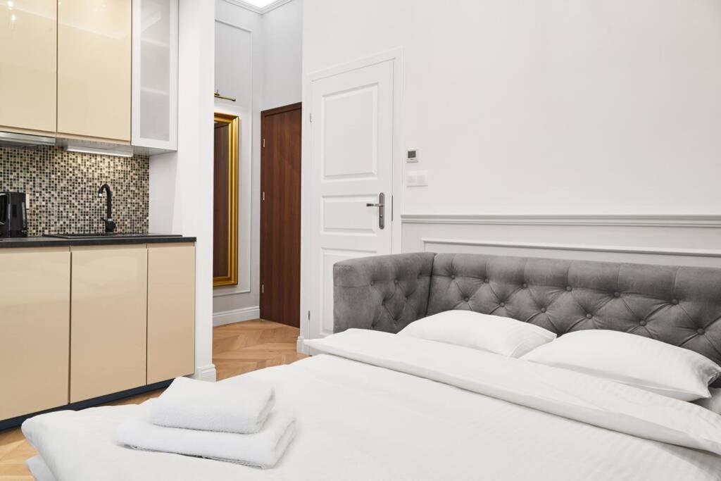 Househost Apartment I: Studencka Street Krakkó Kültér fotó